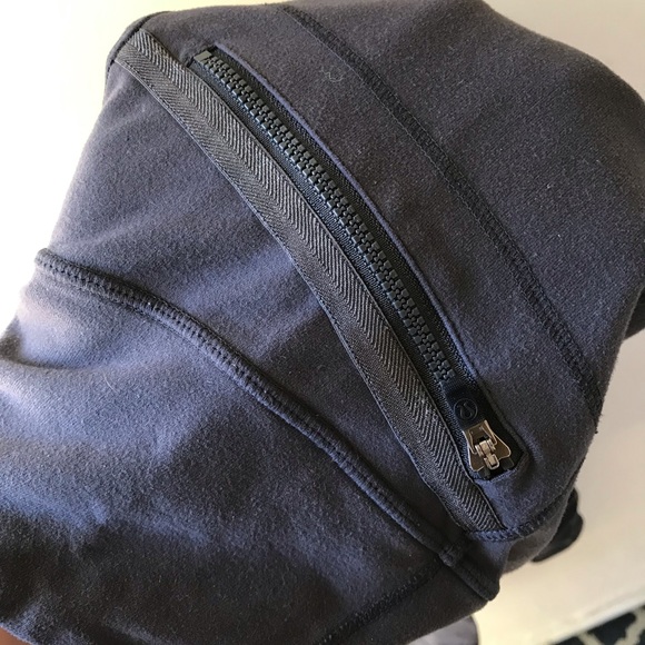 Lululemon gray ruched crop leggings - Picture 3 of 6